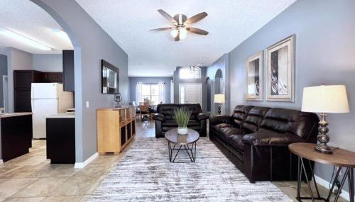 Privacy 4 Bed 3 Bath Pool Home with Spa home - Foto 4