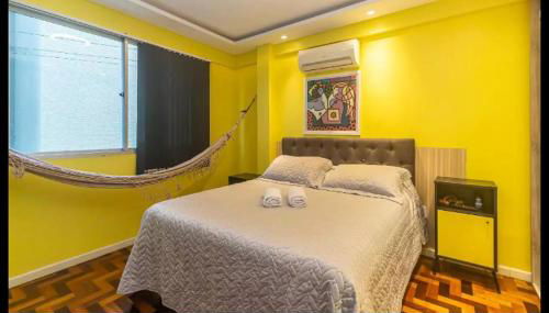 Apê Beira Mar Balneário Camboriú Pé na Areia próximo a Roda gigante Com Churrasqueira e garagem de fácil acesso poucos metros do Mundial de Beach tennis - Foto 4