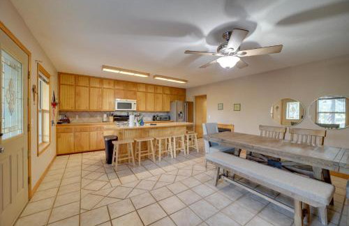 Lake Eufaula Retreat with Boat Slip and Fireplace! - Foto 6