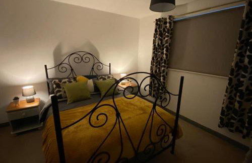 Cheerful 3 bedroom bungalow with indoor fire place - Foto 7