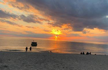 Cottage Apartment by Lake MI w private Hot Tub! - Foto 15