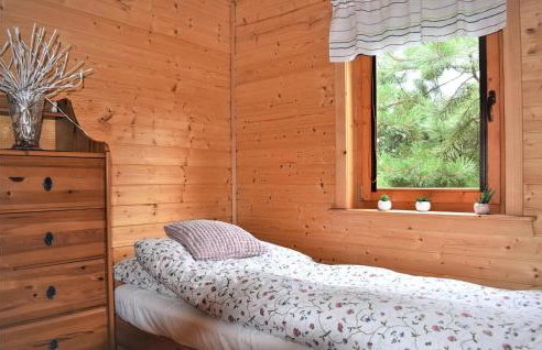 3 Bedroom Amazing Home In Lebieniec - Foto 10