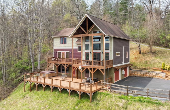 Private Retreat w/ Hot Tub, Amazing Views, Game Room Silver Spoon by Avantstay - Foto 5