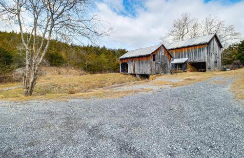3 and Picturesque Acres! Historic Lexington Farmhouse - Foto 33
