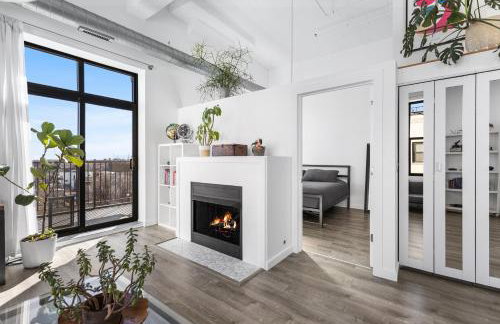 Modern Historic Loft 19ft Ceilings, Gym, Heated Parking, Skyline Views, Balcony - Foto 23