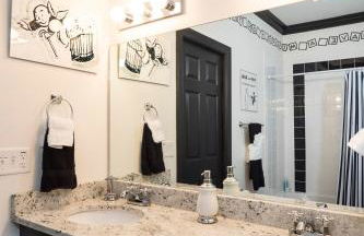 Lakefront Mansion on 10 Acres - Sleeps 15-45 - Foto 14