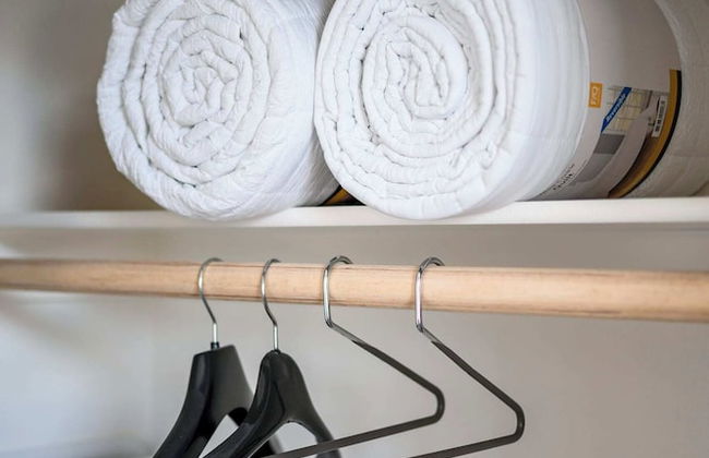 Chic Modern Retreat With Stunning Views 1360 Sqft - Photo 35