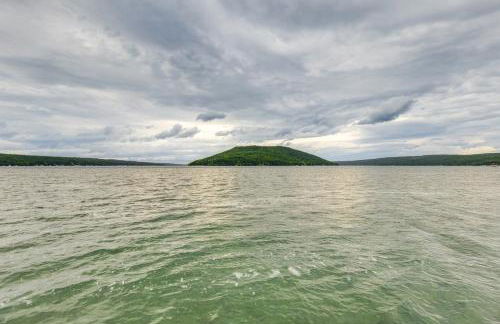 Keuka Lake Cabin with Boat Dock Access and Fire Pit! - Foto 26