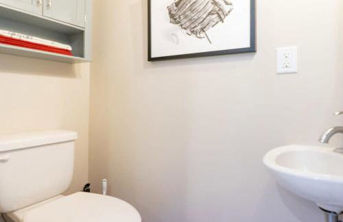 Cozy & Modern Soulard 4BR & Game Room ABODEbucks - Foto 10