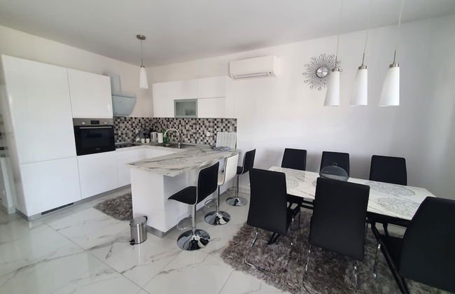 Kastel Novi Elegant and Stylish Apartment With Terrace and Patio - Foto 7