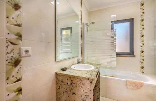 Villa Ruana - 5 bedrooms on Suite- Free out door Hot Jacuzzi - By Bedzy - Foto 21