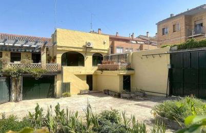 Family home with pool and garden in Tudela center - Photo 39