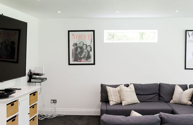 Stunning 5BR Home With Pool - 5 min to Beach - Foto 50