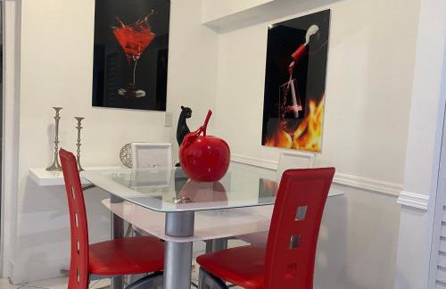 Beautiful House 7 min from Miami Airport w FREE parking - Photo 6