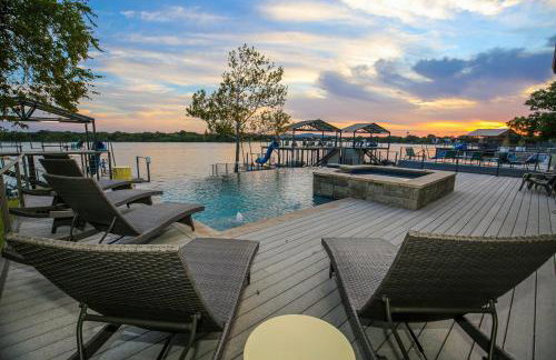 Luxury Lake LBJ House with Heated Swimming Pool and Spill Over Hot Tub and 2 Boat Slips - Foto 7