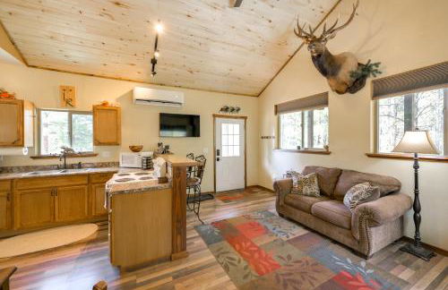 Cabin at the Little Ranch with Hiking On-Site! - Foto 8