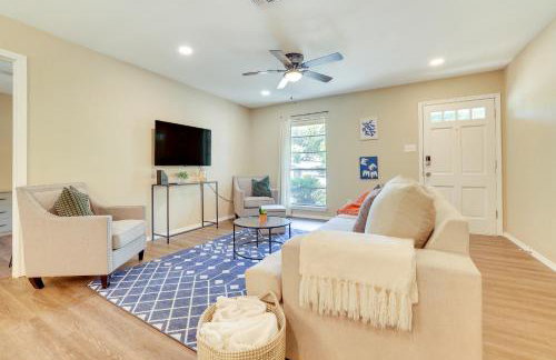 9 Mi to Downtown Home with Deck in San Antonio - Foto 2