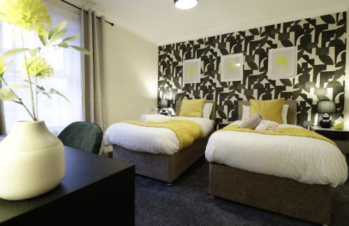 Stylish & Cosy Stay 2-Bed House Train Station Hospital Garden Fast WiFi - Foto 7