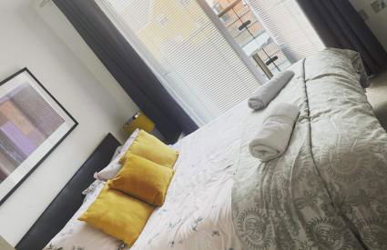 Chester City Centre Waterfront Apartment - Photo 30