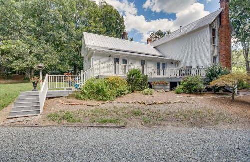 Historic and Charming Pittsboro Home with Fireplaces - Photo 29
