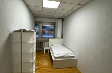 Dreieich Wohnung 10 Personen - 6 Einzelzimmer Parkplatz LKW - Foto 12