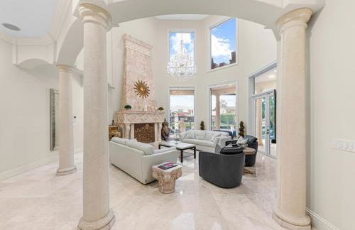 Near the Beach • Pool & Jacuzzi • Waterfront Villa - Foto 34