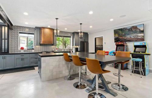 Majesty Estate in Salt Lake with Private Pool and Sport Court - Foto 22