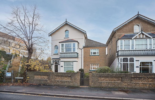 Host Stay Thamesview - Photo 10