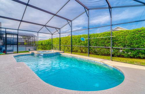 Comfortable Pool Home with Spa & Games Room Close to Disney - Foto 29
