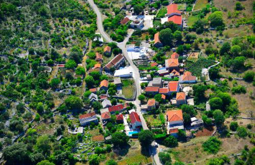 Home Sweet Home traditional Dalmatian house with pool - Photo 30