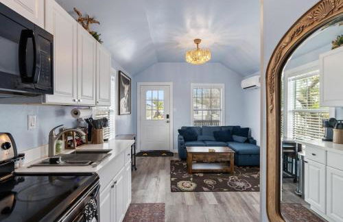 Coastal Haven Minutes From Beaches and Downtown - Foto 5