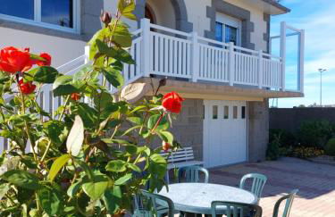 TY ANN maison avec jardin clos de mur, à proximité des commerces et à 3km des plages - Foto 1