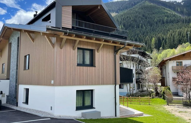 Bergzeit Flat Saalbach Directly on the ski Piste - Photo 15