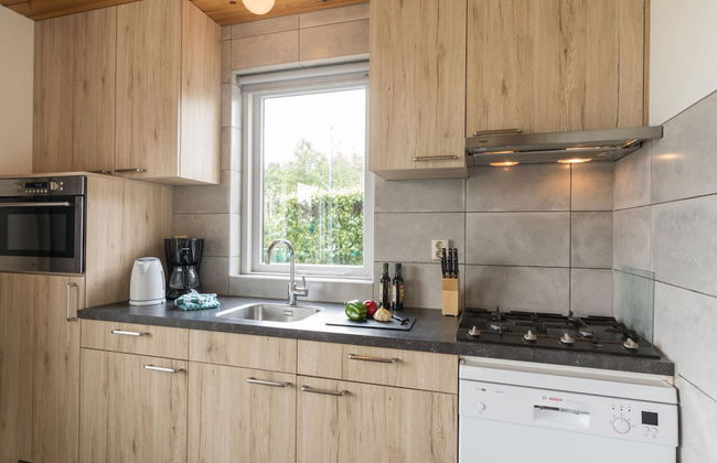 Rustic-chic Villa With Thatched Roof - Photo 4