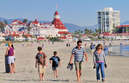 Entire Private Home with 3 Bedrooms, Gated Yard, Parking, King Bed, Available Now - Foto 45