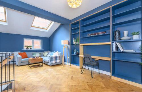 Stylish Leeds City Centre Retreat with Private Terrace & Hottub - Foto 12