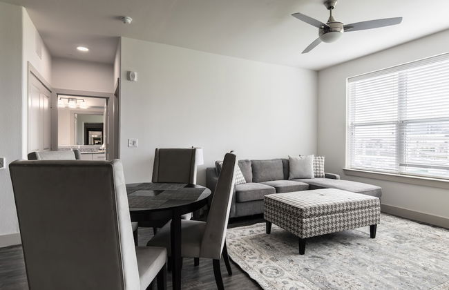 StayOvr at Legacy West - Windrose - Foto 63