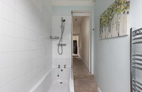 The Victoria - Quaint Victorian Home With Free Parking - Foto 34