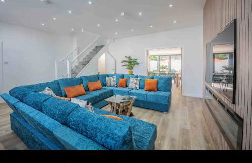 The Old School Sleeps 14 - Photo 1