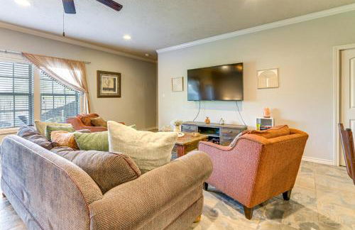 Spacious and Family-Friendly! TAMU Townhome with Yard - Foto 6