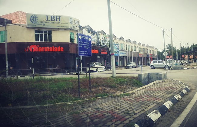 Fahaz Lumut Homestay - Photo 24