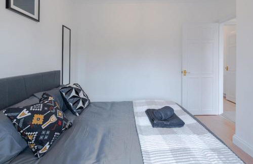 Cosy 3BR House by D3 Short Stay, Sleeps 8, Free on-site Parking & Garden - Foto 21