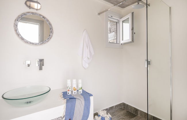 Luxury Villa With Pool And Sea View..! - Photo 26