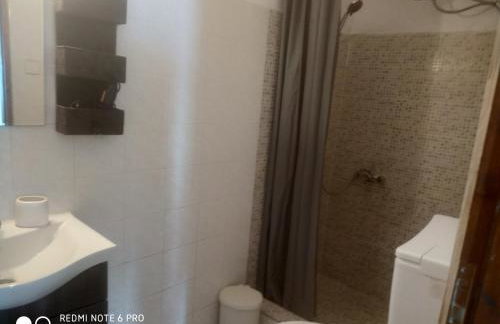 Kamari Guesthouse - Photo 32