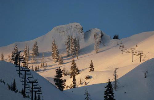 Palisades Tahoe Lodge Rentals Studio Loft #334 - Foto 17