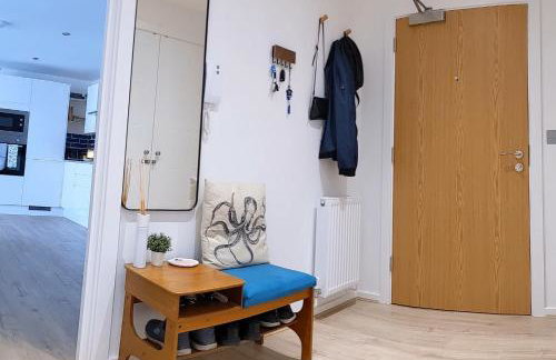 Brand new large flat by the sea with free parking - Foto 16