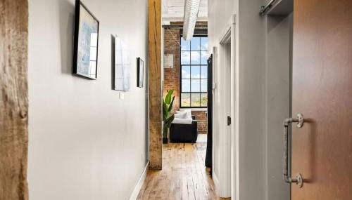The Urban Loft - Stylish Industrial Living - Foto 4