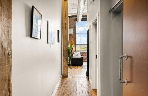 The Urban Loft - Stylish Industrial Living - Foto 4