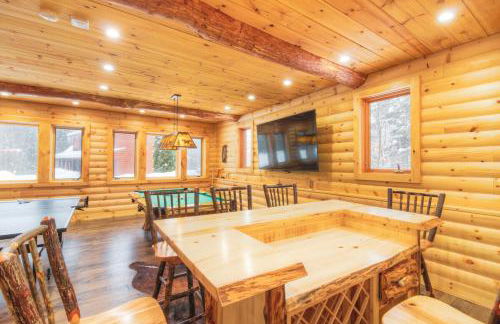 Most Luxury 7000 Sq ft Log Estate with Pool Hot Tub Sauna - Foto 19