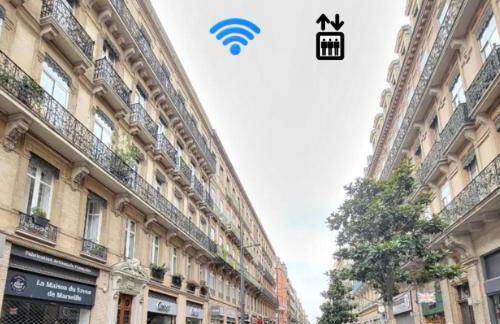 CHEZ CLAIRE 4- Place Capitole 122m2, Clim Centrale - Foto 1